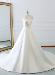 Ivory White Strapless Lotus Leaf Butterfly Satin Wedding Dress With Train