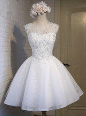 Simple Ball Gown Scoop Sleeveless White Tulle Homecoming Dress With Appliques