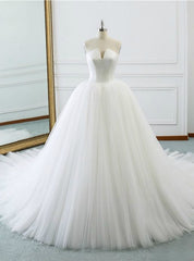 White Strapless Satin Tulle V-neck Wedding Dress With Train