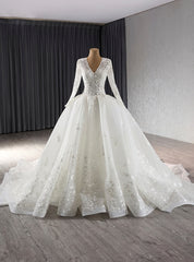 White Tulle V-neck Long Sleeve Lace Appliques Wedding Dress