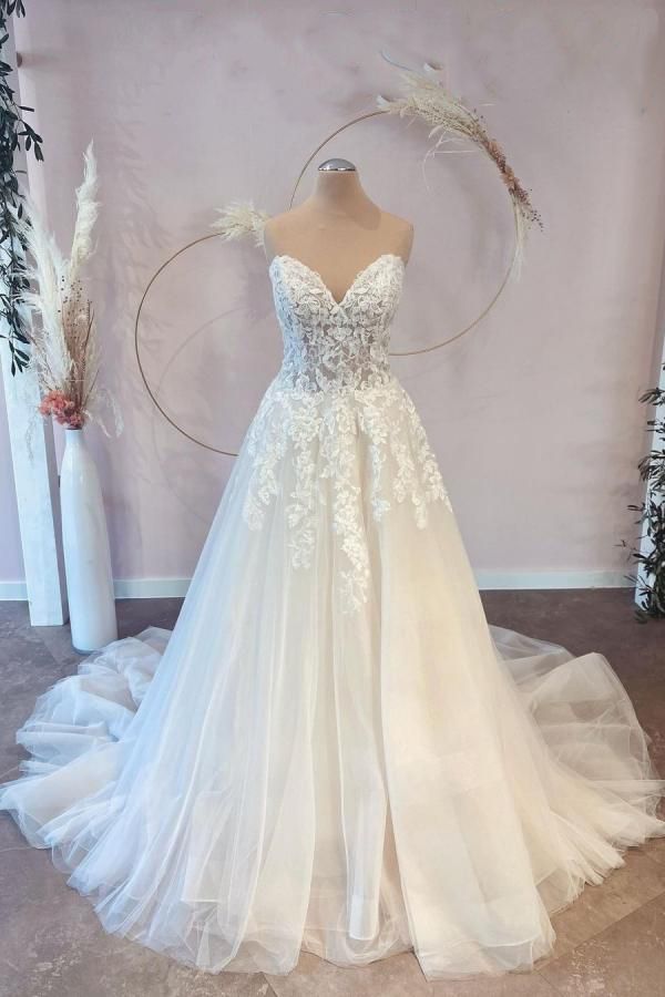 Long A-line Sweetheart Tulle Wedding Dress with Lace